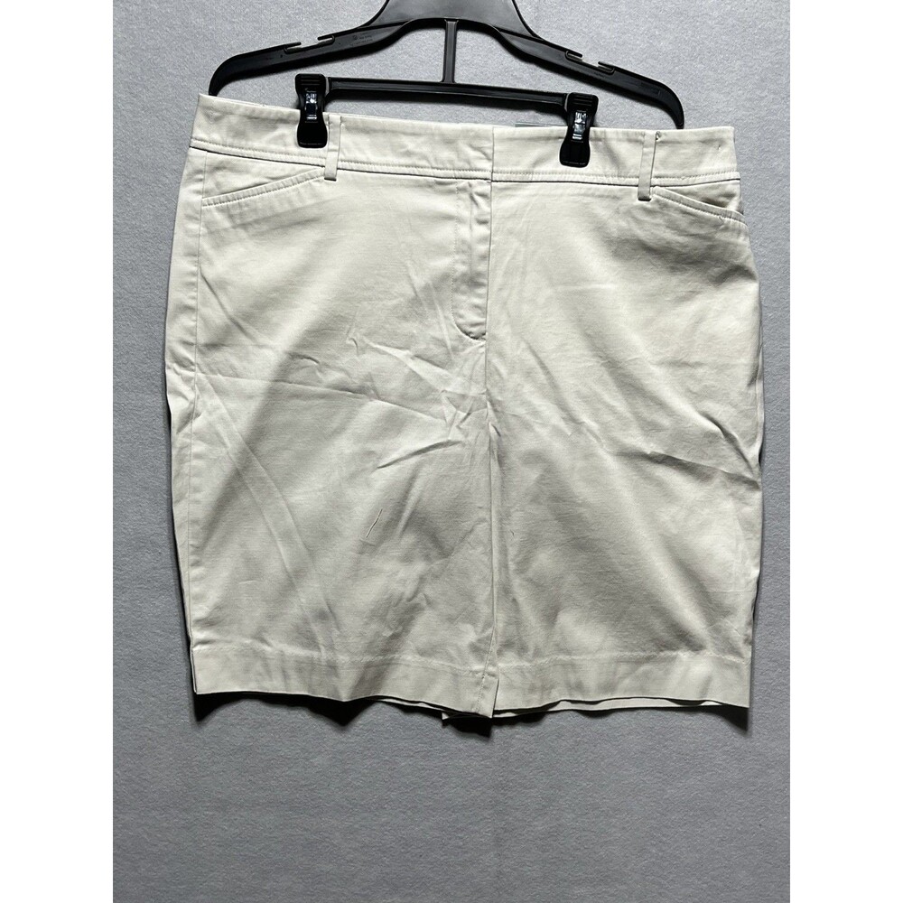 Talbots Perfect Bermuda Shorts Women’s 14P Petite Beige Khaki 9.5” Inseam NWT